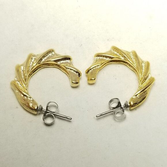 Vintage Gold Tone Small Huggie Hoop Stud Earrings, Unique Spiral Design, Estate - Picture 2 of 6